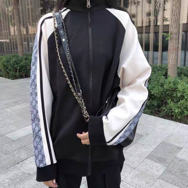 Áo Khoác Dù Viền Tay Gucci KD55